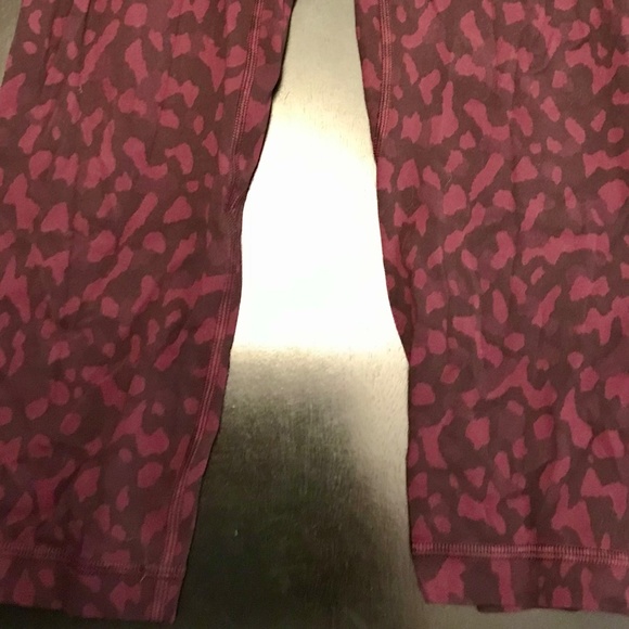Lululemon crop tights - Picture 5 of 5